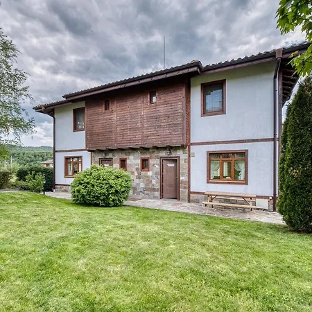 Apartman Ivanini Trjavna