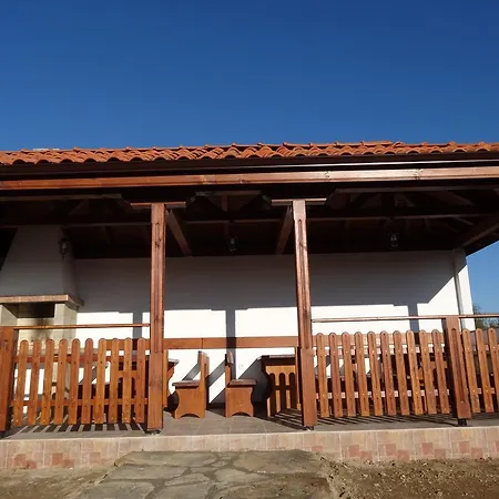 Ivanini Apartman Trjavna